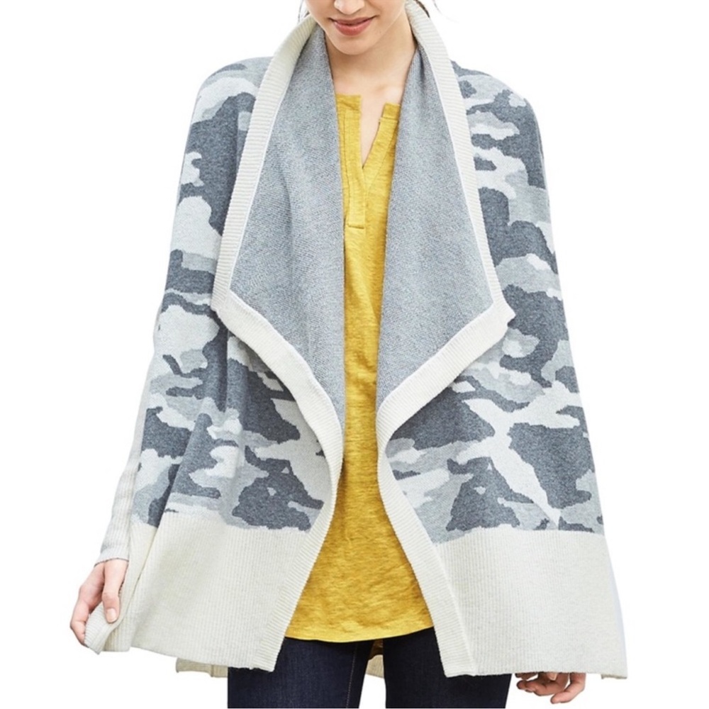 Banana Republic Sweater Knit Cascading Camo Print Poncho Cardigan Wool Blend M